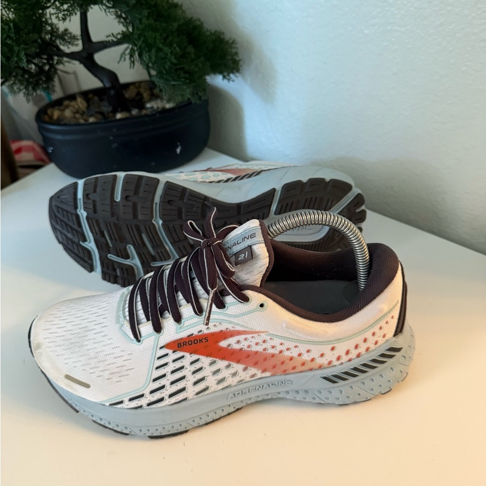 Brooks White and Coral Athletic Shoes adrenaline 21 - Picture 6 of 8